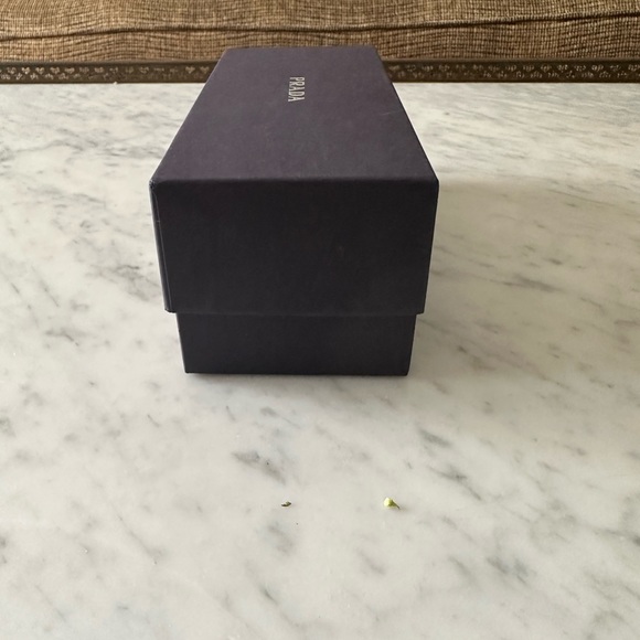 Prada Gift Box - Picture 3 of 11